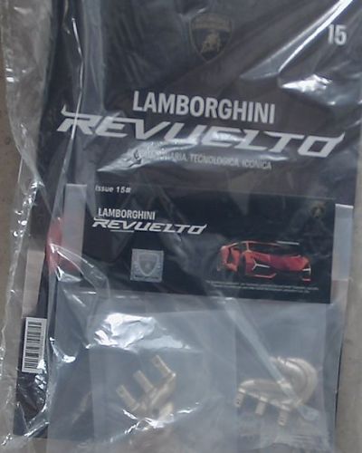 Costruisci la tua Lamborghini Revuelto in scala 1:8