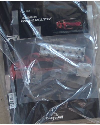Costruisci la tua Lamborghini Revuelto in scala 1:8