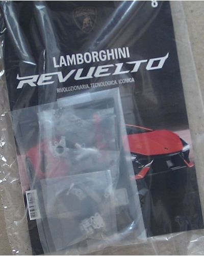 Costruisci la tua Lamborghini Revuelto in scala 1:8
